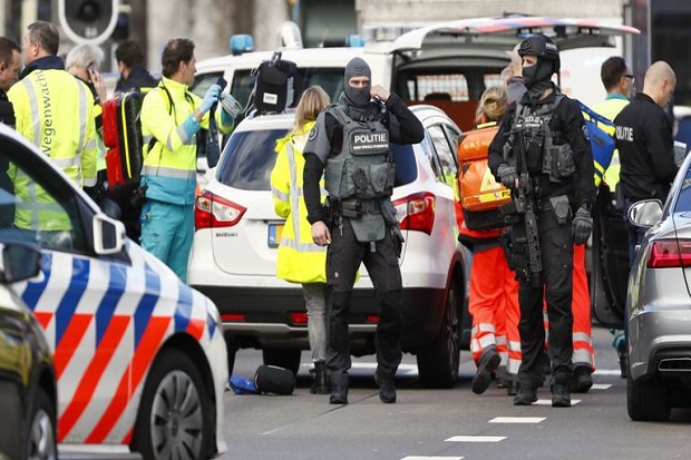 Belanda: Penembakan...
