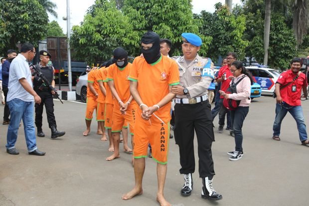 Caleg Pimpin Komplotan...