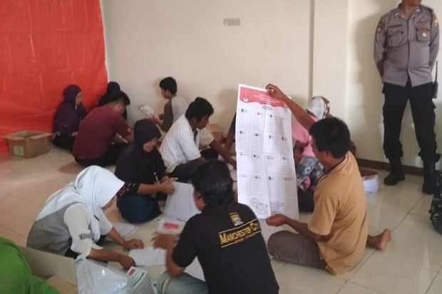 Sebanyak 2.118 Surat...