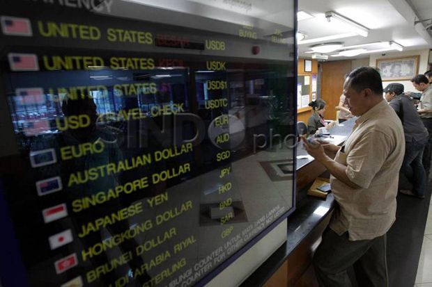 Rupiah Naik Tipis ke...