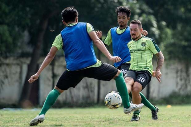 Persebaya Asah Senjata...
