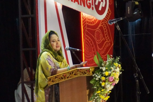 Titiek Soeharto: Pendidikan...