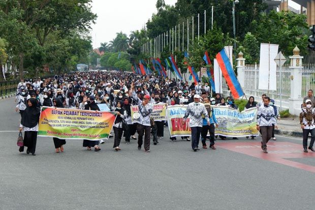 Ribuan Guru Kembali...