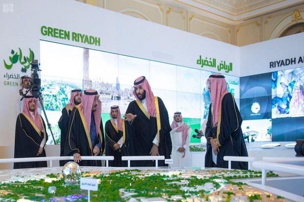 Raja Salman Luncurkan...