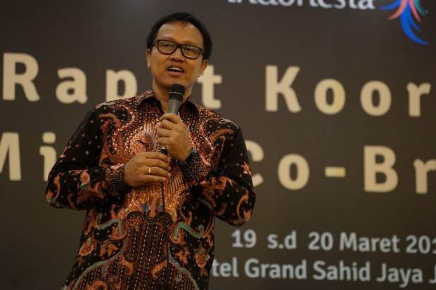 Stafsus Kemenpar Kenalkan...