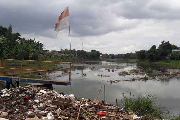 Sampah Plastik di Tangsel...