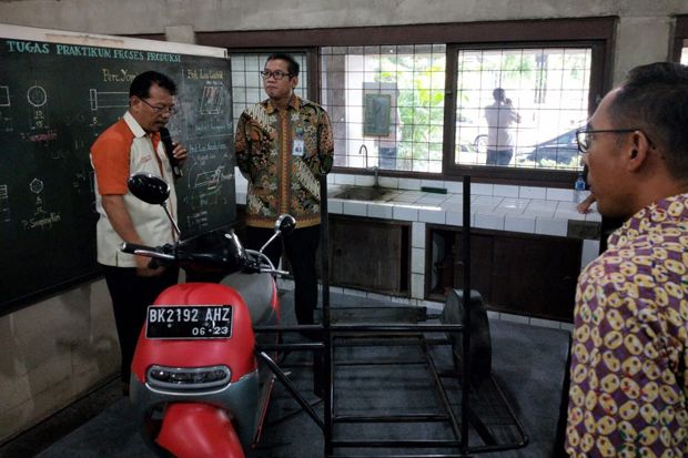 Becak Listrik UHN Medan...