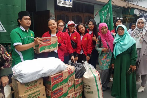 Aksi Sosial Bunda Merah...