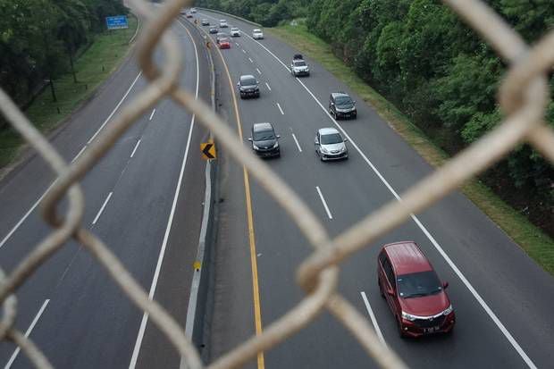 Jalan Tol Diperkirakan...