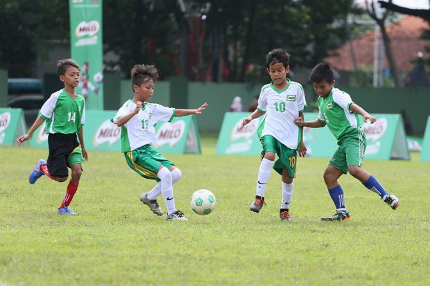 Ratusan Siswa SD di...
