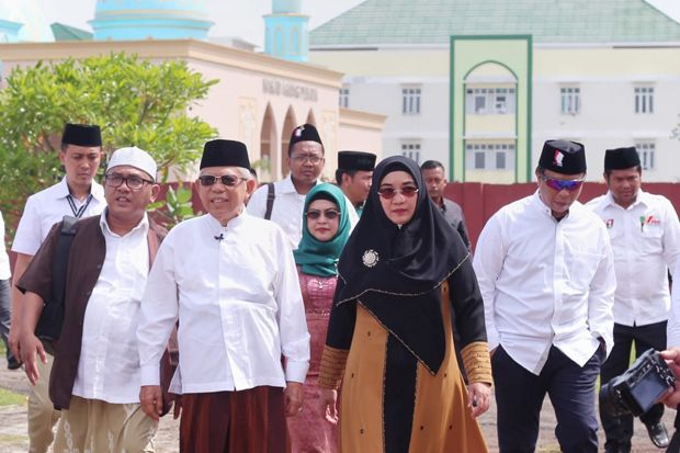 Maruf Amin Kelilingi...