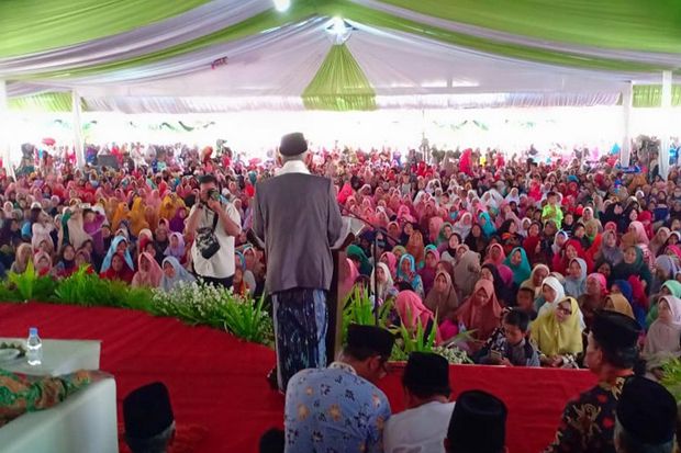 Di Hadapan 25 Ribu Warga,...