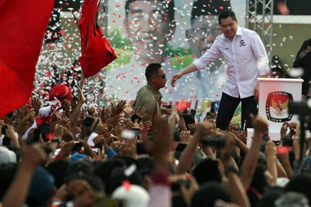 Hary Tanoesoedibjo Masuk...