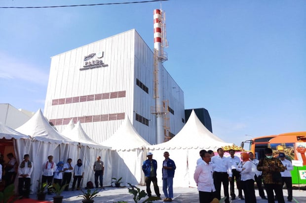 Kelola Sampah 100 Ton...