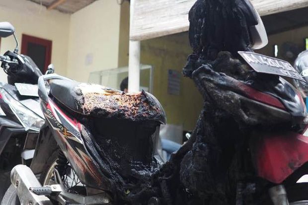 Kasus Pembakaran Motor...