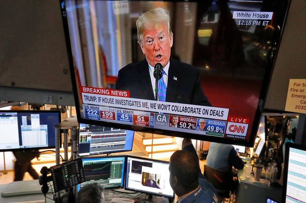 Donald Trump Menang,...