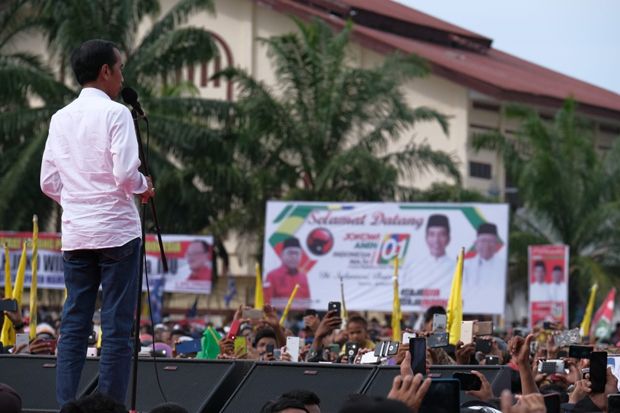 Jokowi: Jalan Mamuju-Toraja...