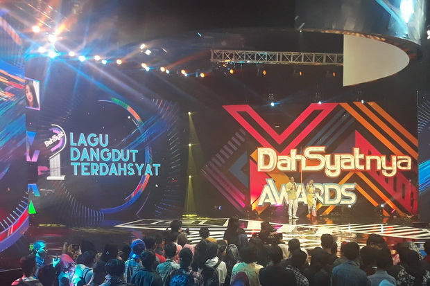 Ayu Ting Ting dan Lagi...