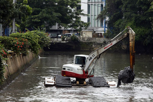 Banyak Sungai Pisahkan...