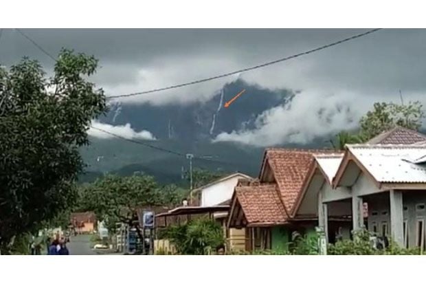 Mendadak, Air Terjun...