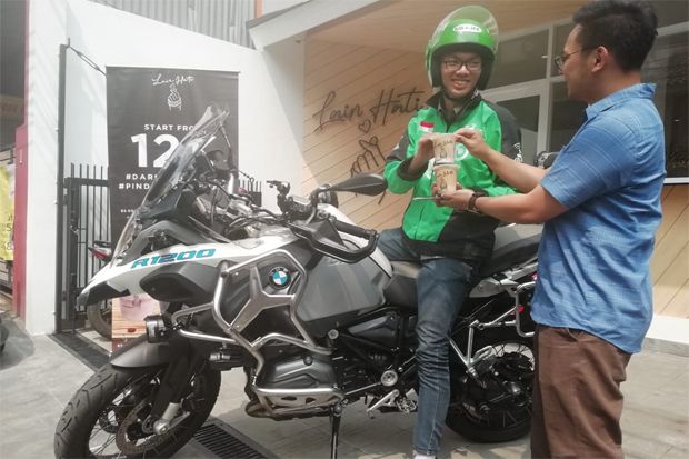 Antar Kopi Pesanan,...
