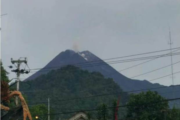 Sejak Dini Hari Merapi...