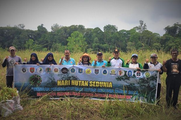 Peringati Hari Hutan,...