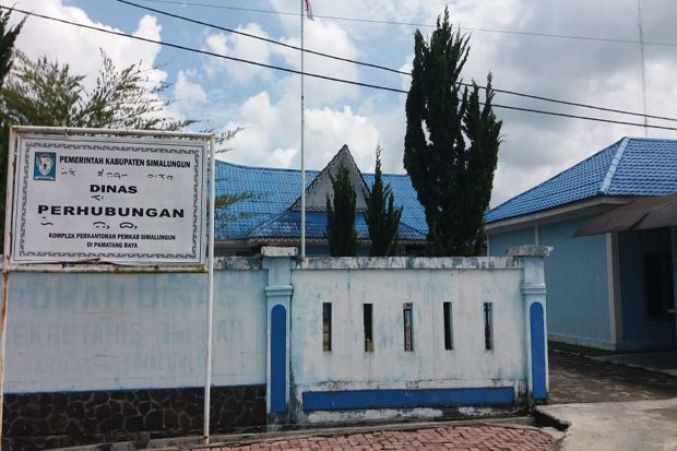 Ambil SK, Tenaga Honor...