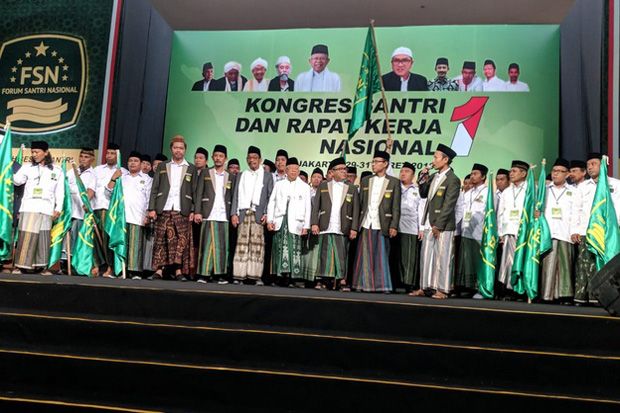 Kiai Maruf Ajak Santri...