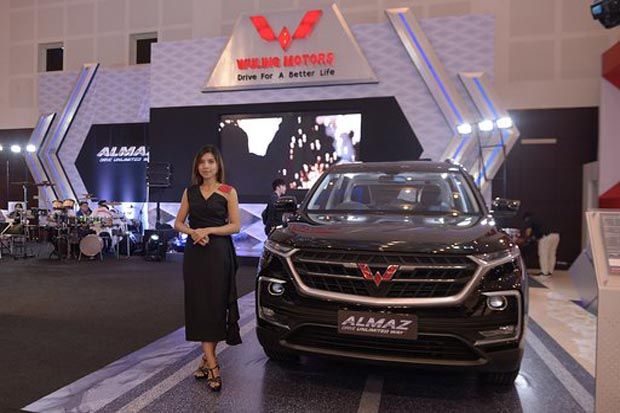Datangi GIIAS Surabaya...