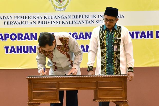 LKPD Kalsel Diserahkan...