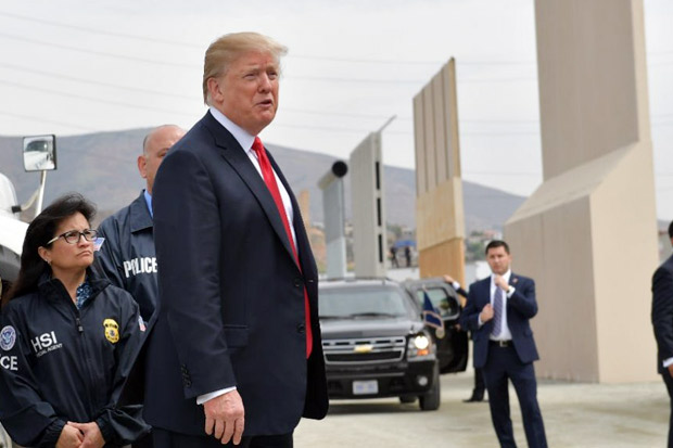 Trump Ancam Tutup Perbatasan...