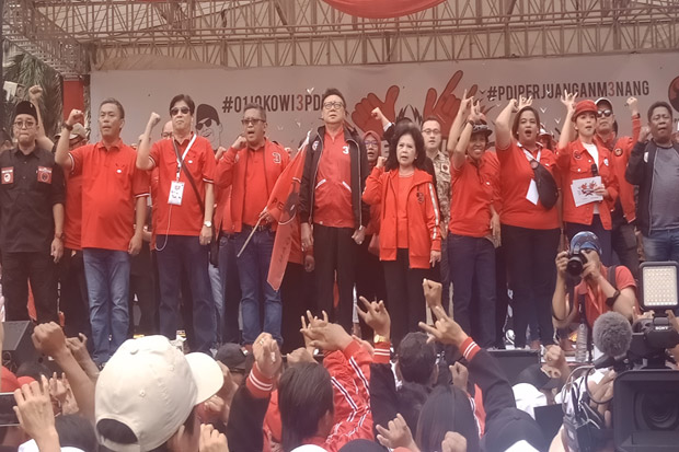 Kampanye Akbar, PDIP...