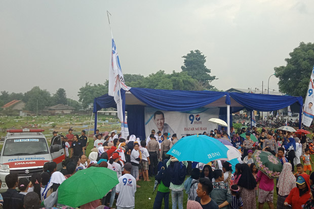 Ribuan Warga Antusias...