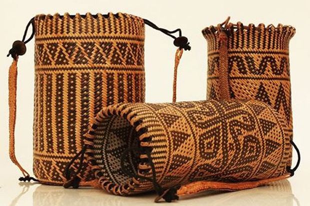 Anjat, Tas Tradisional...