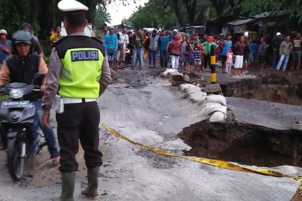 Bahayakan Pengguna Jalan,...