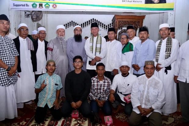 Ustad dari Malaysia...