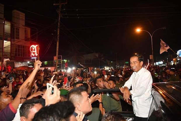 Tiba di Sorong Disambut...