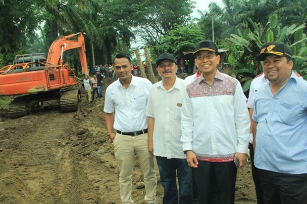 Bupati Simalungun Desak...