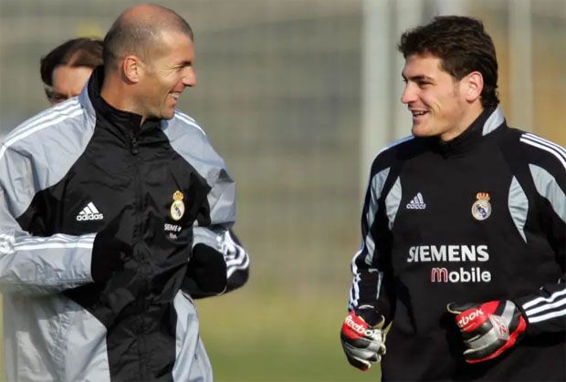 Casillas Bandingkan...