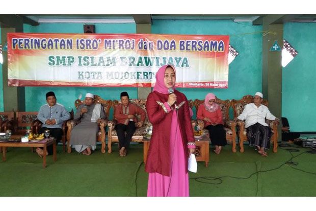 Non-Muslim Ditolak di...