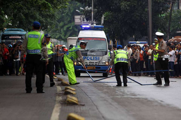 Bus Sugeng Rahayu Nyemplung...
