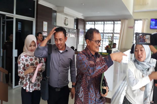 Suntik Bidan Puluhan...