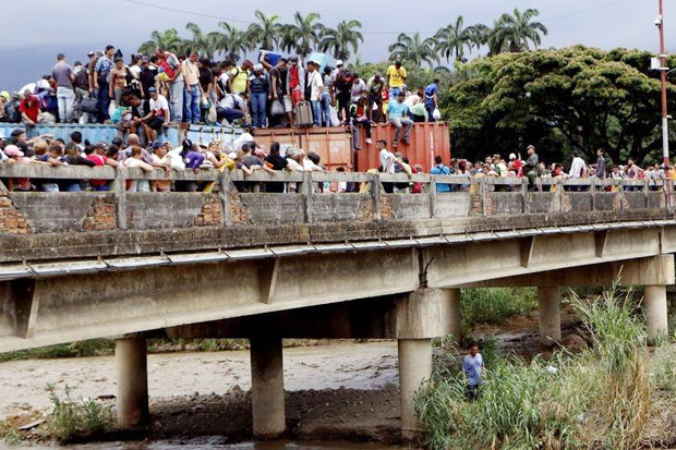 Ribuan Rarga Venezuela...