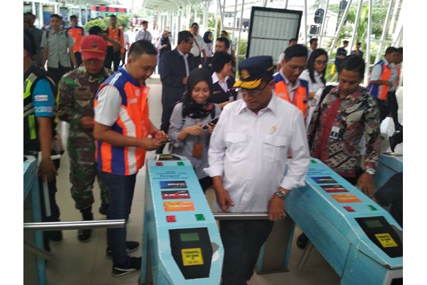 Menhub: Penyebab KRL...