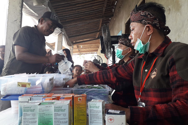 Jauh dari Puskesmas,...