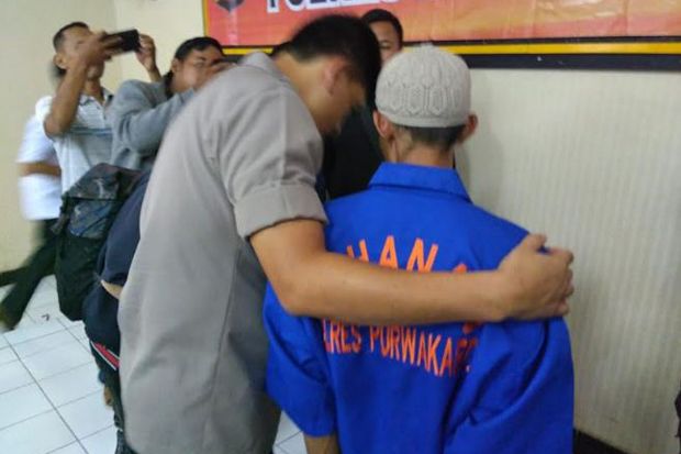Pria di Purwakarta Nikahi...