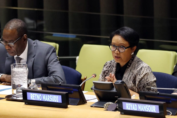 Menlu Retno: Percayalah,...