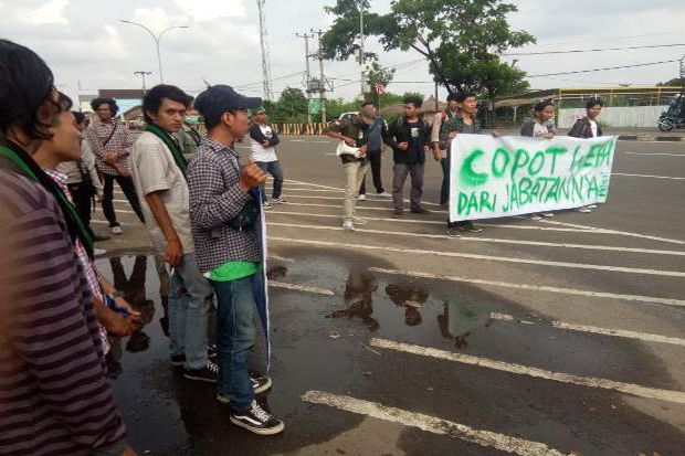 HMI Demo Gubernur Banten,...