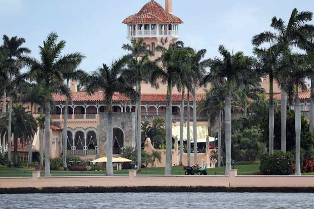 Wanita Penerobos Mar-a-Lago...